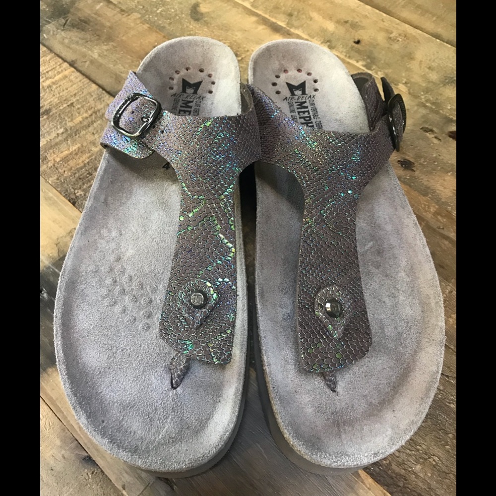 Brand new Mephisto iridescent snake print 41